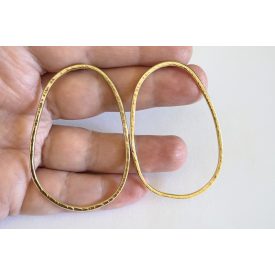 Not round fülbevaló- sárgarézből, ezüst szárral