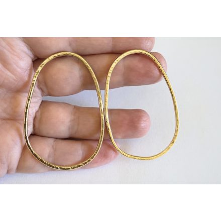 Not round fülbevaló- sárgarézből, ezüst szárral