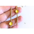 Aszimmetrikus minimalista sárgaréz fülbevaló tűzzománc díszítéssel