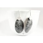 Ezüst akasztóval -tűzzománc fülbevaló fekete fehér